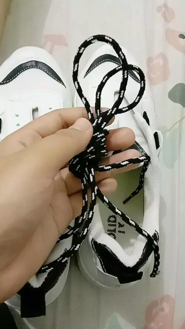 Sepatu Wanita Sneakers Wanwoo Sepatu Sneakers Wanita Tali - Foto ulasan pembeli