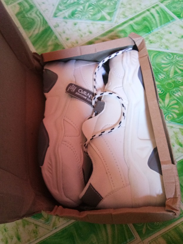 Sepatu Wanita Sneakers Wanwoo Sepatu Sneakers Wanita Tali - Foto ulasan pembeli