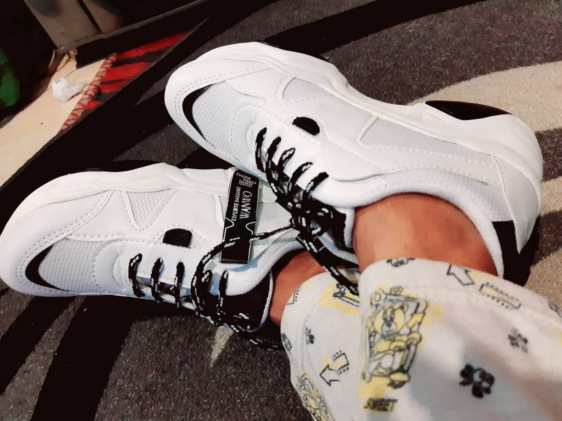 Sepatu Wanita Sneakers Wanwoo Sepatu Sneakers Wanita Tali - Foto ulasan pembeli