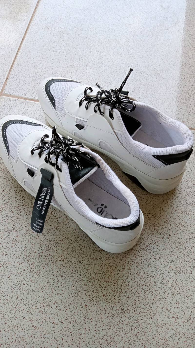 Sepatu Wanita Sneakers Wanwoo Sepatu Sneakers Wanita Tali - Foto ulasan pembeli