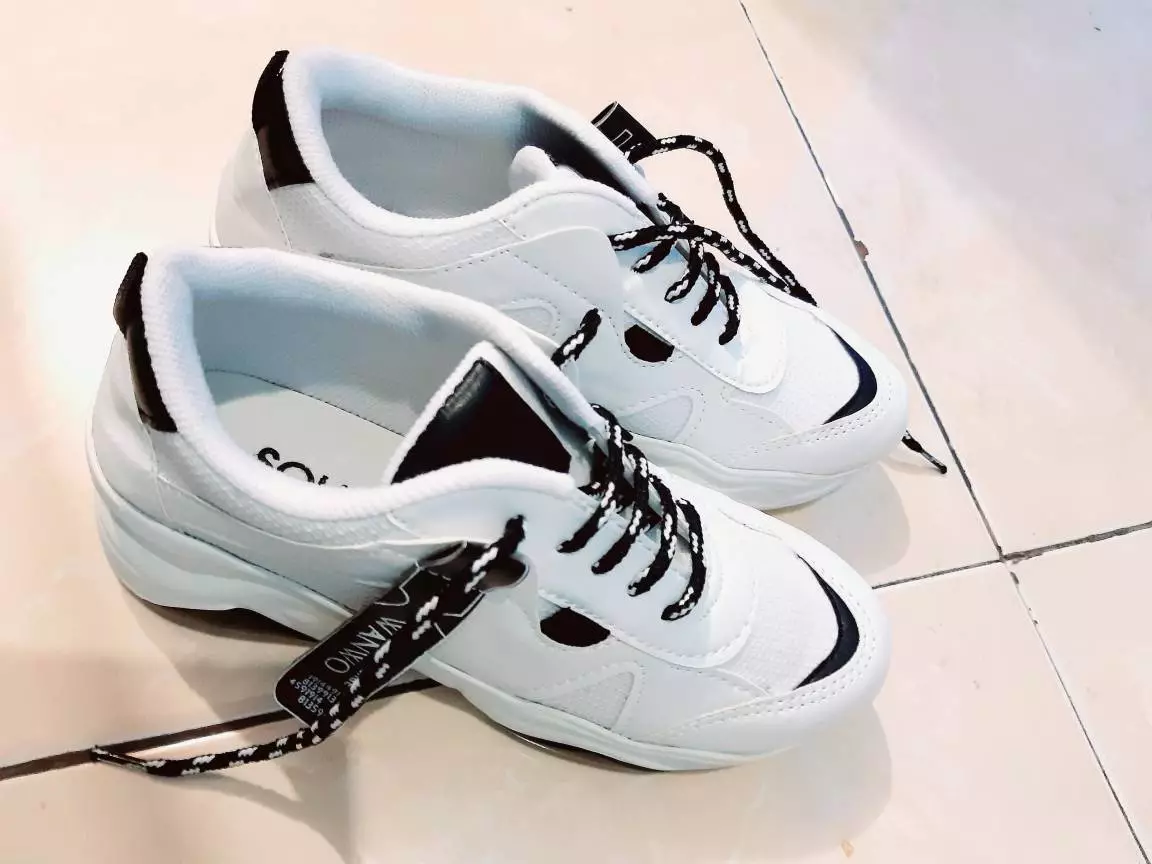 Sepatu Wanita Sneakers Wanwoo Sepatu Sneakers Wanita Tali - Foto ulasan pembeli
