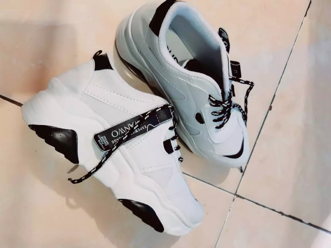 Sepatu Wanita Sneakers Wanwoo Sepatu Sneakers Wanita Tali - Foto ulasan pembeli