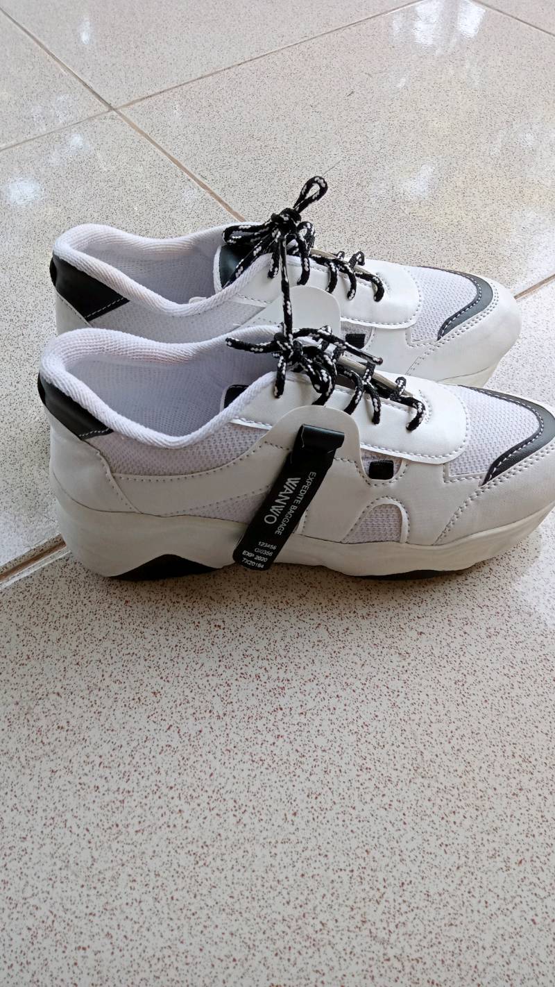 Sepatu Wanita Sneakers Wanwoo Sepatu Sneakers Wanita Tali - Foto ulasan pembeli