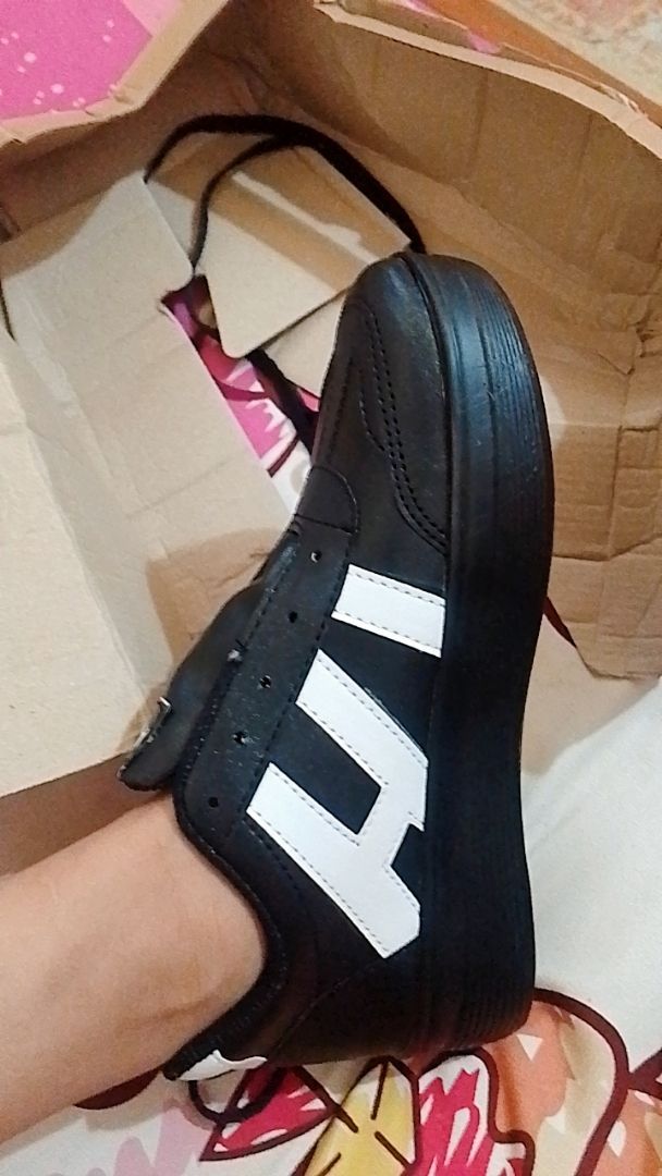 Sepatu Wanita Sneakers Ringan & Anti Slip Cocok Untuk Sekolah,Kerja & Jalan / Sneakers Wanita Casual Putih Hitam - foto 6 dari 10