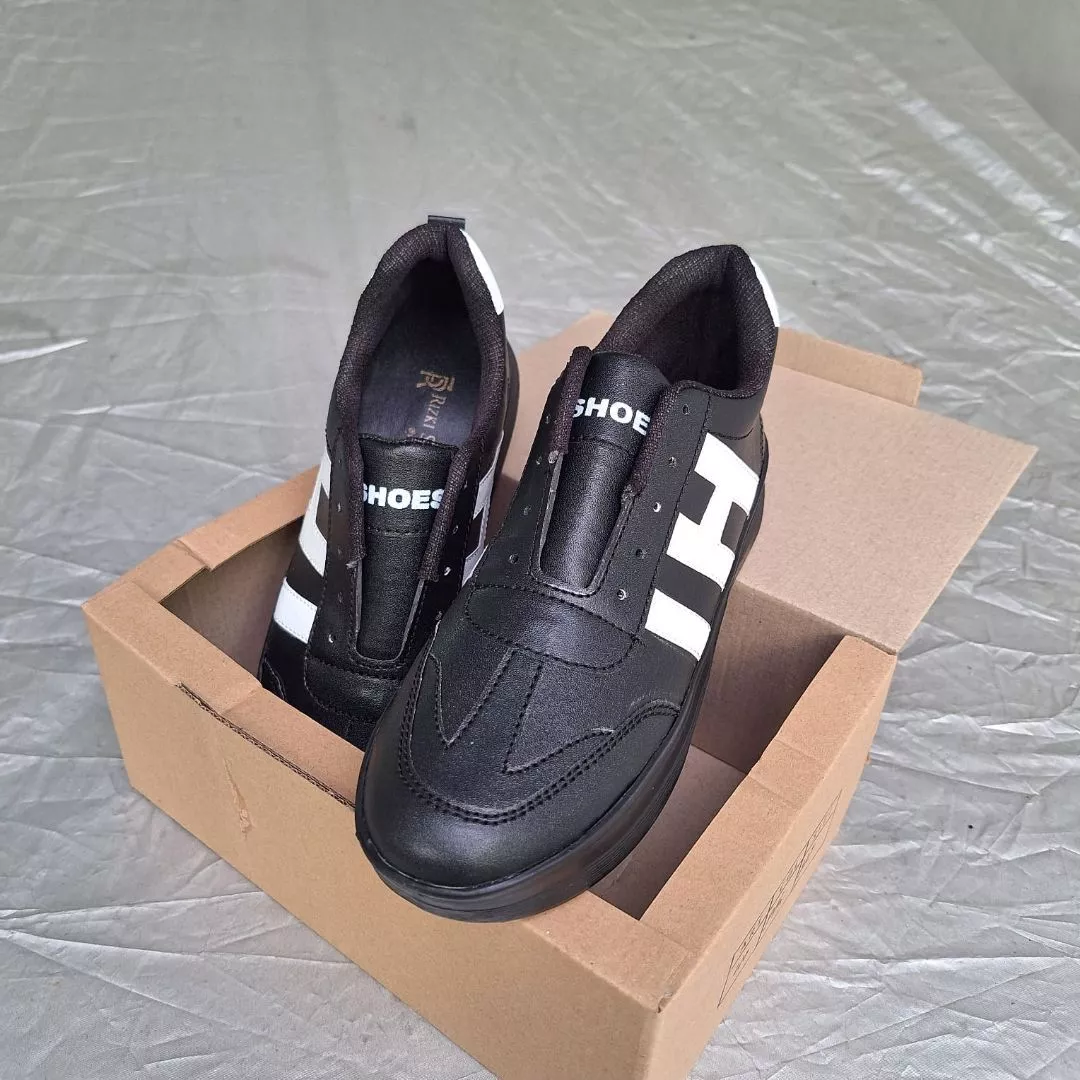 Sepatu Wanita Sneakers Ringan & Anti Slip Cocok Untuk Sekolah,Kerja & Jalan / Sneakers Wanita Casual Putih Hitam - Foto ulasan pembeli