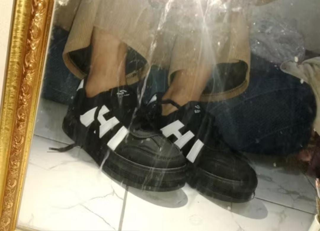Sepatu Wanita Sneakers Ringan & Anti Slip Cocok Untuk Sekolah,Kerja & Jalan / Sneakers Wanita Casual Putih Hitam - Foto ulasan pembeli