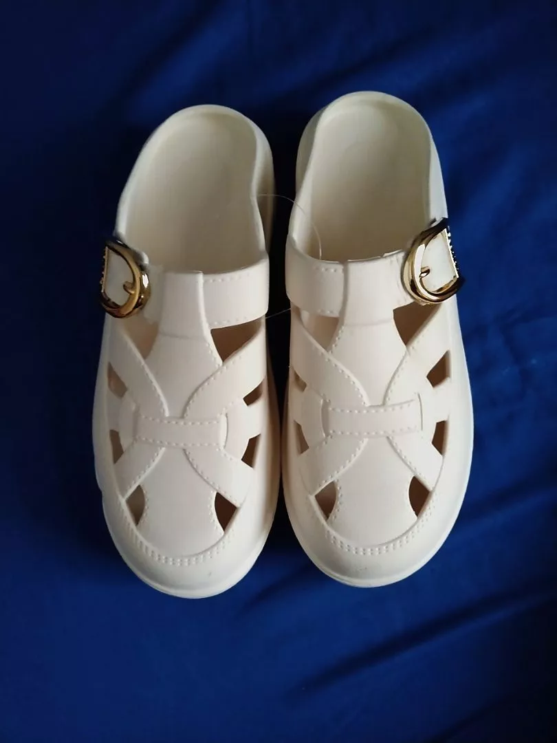 Sepatu Wedges Wanita Empuk Anti Slip 4CM - Foto ulasan pembeli