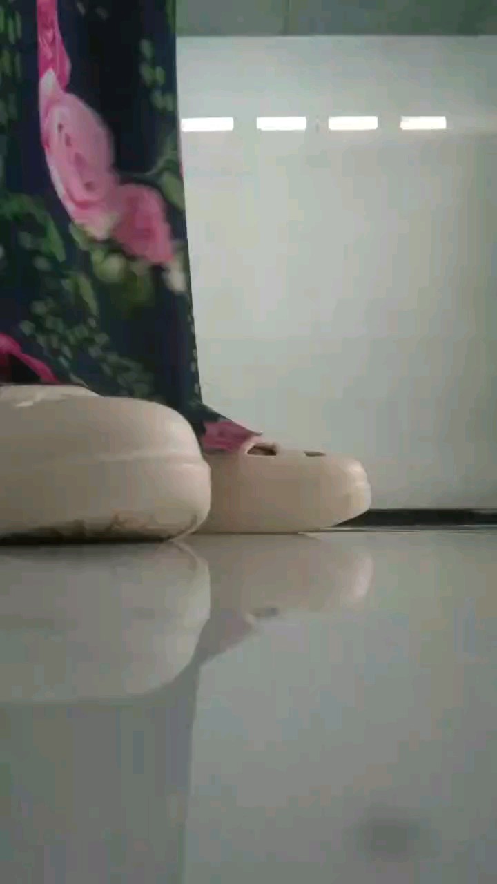 Sepatu Wedges Wanita Empuk Anti Slip 4CM - Foto ulasan pembeli