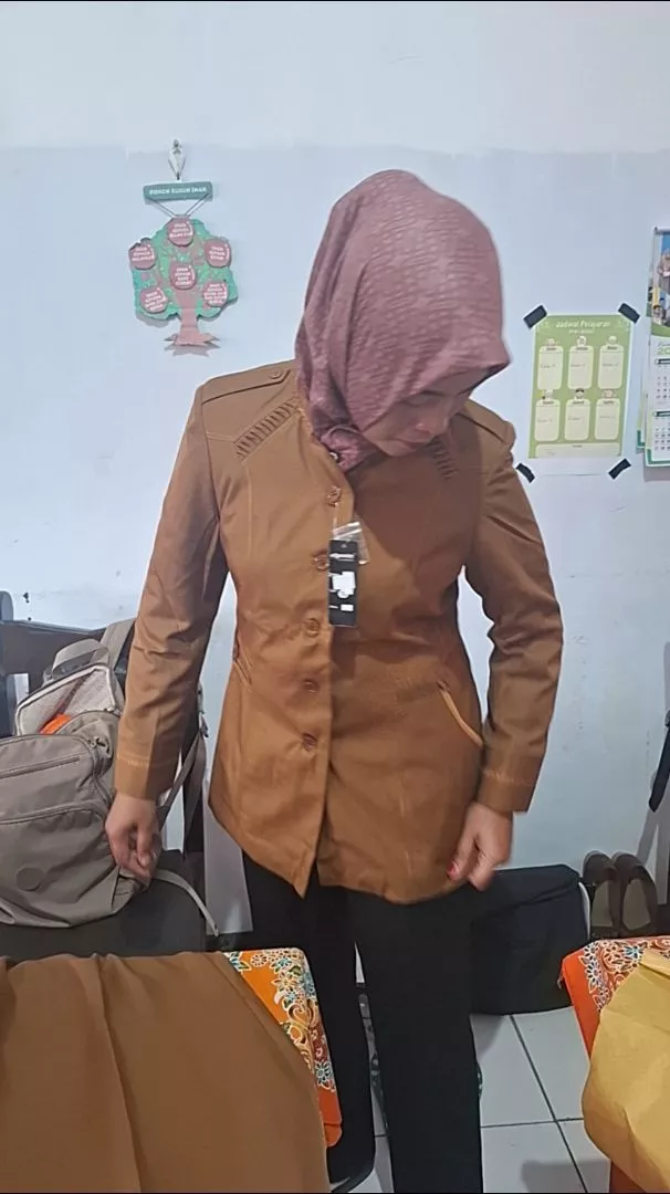 Seragam Dinas Kerja Pemda wanita 902 Setelan Rok. A /Rok Span/Celana Panjang - Foto ulasan pembeli