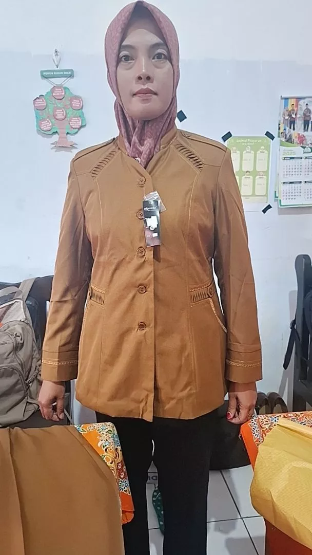 Seragam Dinas Kerja Pemda wanita 902 Setelan Rok. A /Rok Span/Celana Panjang - Foto ulasan pembeli