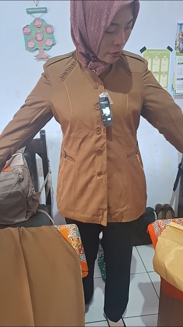 Seragam Dinas Kerja Pemda wanita 902 Setelan Rok. A /Rok Span/Celana Panjang - Foto ulasan pembeli