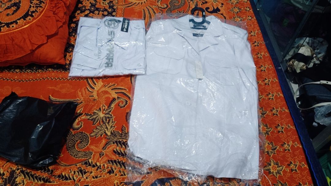 Seragam Kerja Pria Semi Wool Putih Reguler Fit - foto 7 dari 10, mr.isur.11a