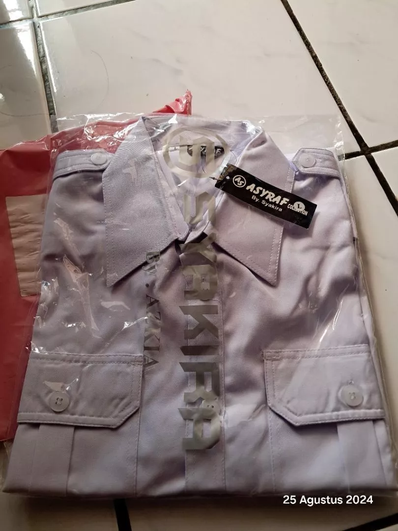 Seragam Kerja Pria Semi Wool Putih Reguler Fit - Foto ulasan pembeli