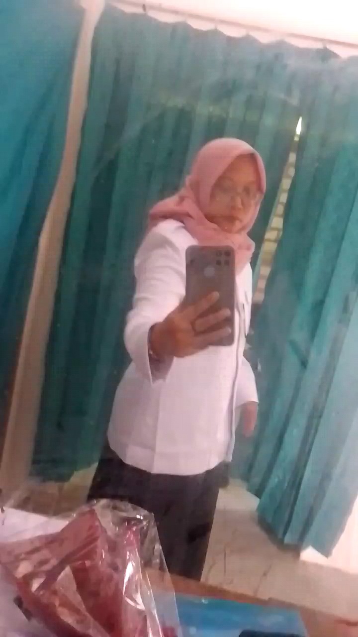 Seragam Kerja Pria Semi Wool Putih Reguler Fit - Foto ulasan pembeli