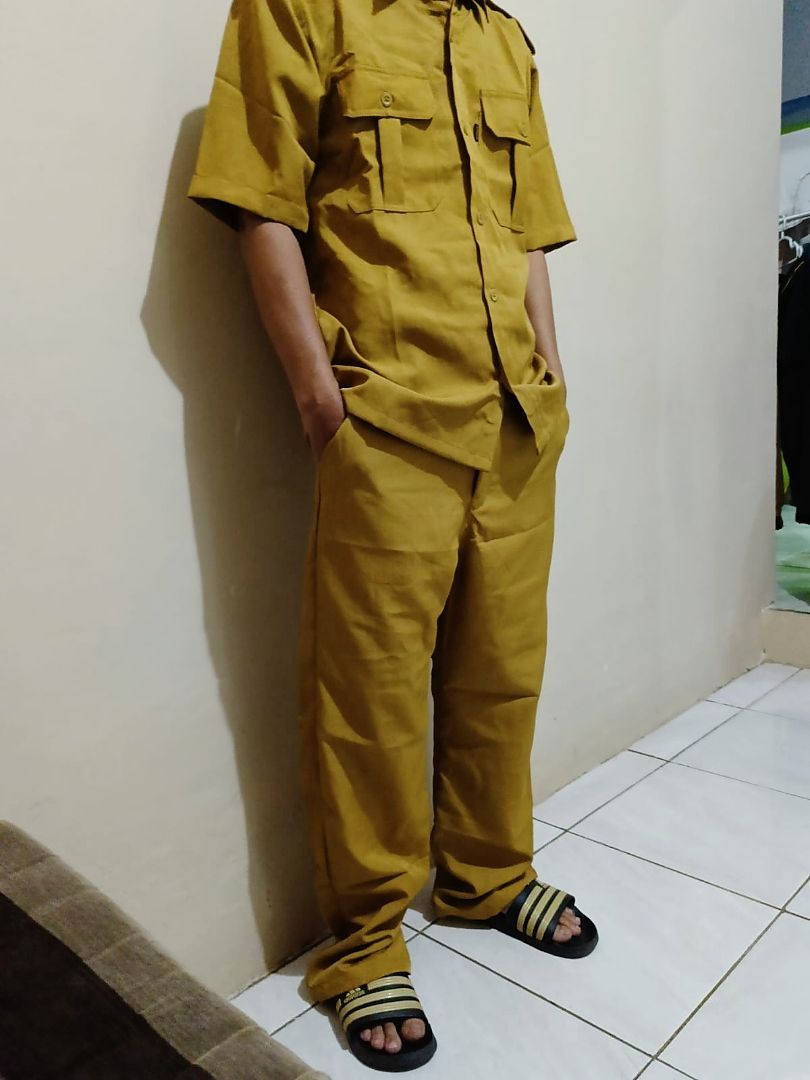 Seragam PNS Pria Khaki Setelan Baju Dinas Pemda - Foto ulasan pembeli