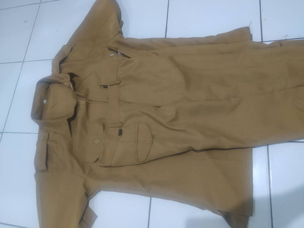 Seragam PNS Pria Khaki Setelan Baju Dinas Pemda - Foto ulasan pembeli