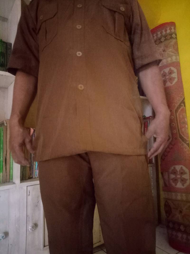 Seragam PNS Pria Pemda Coklat Khaki Setelan Dinas Lengan Pendek - Foto ulasan pembeli