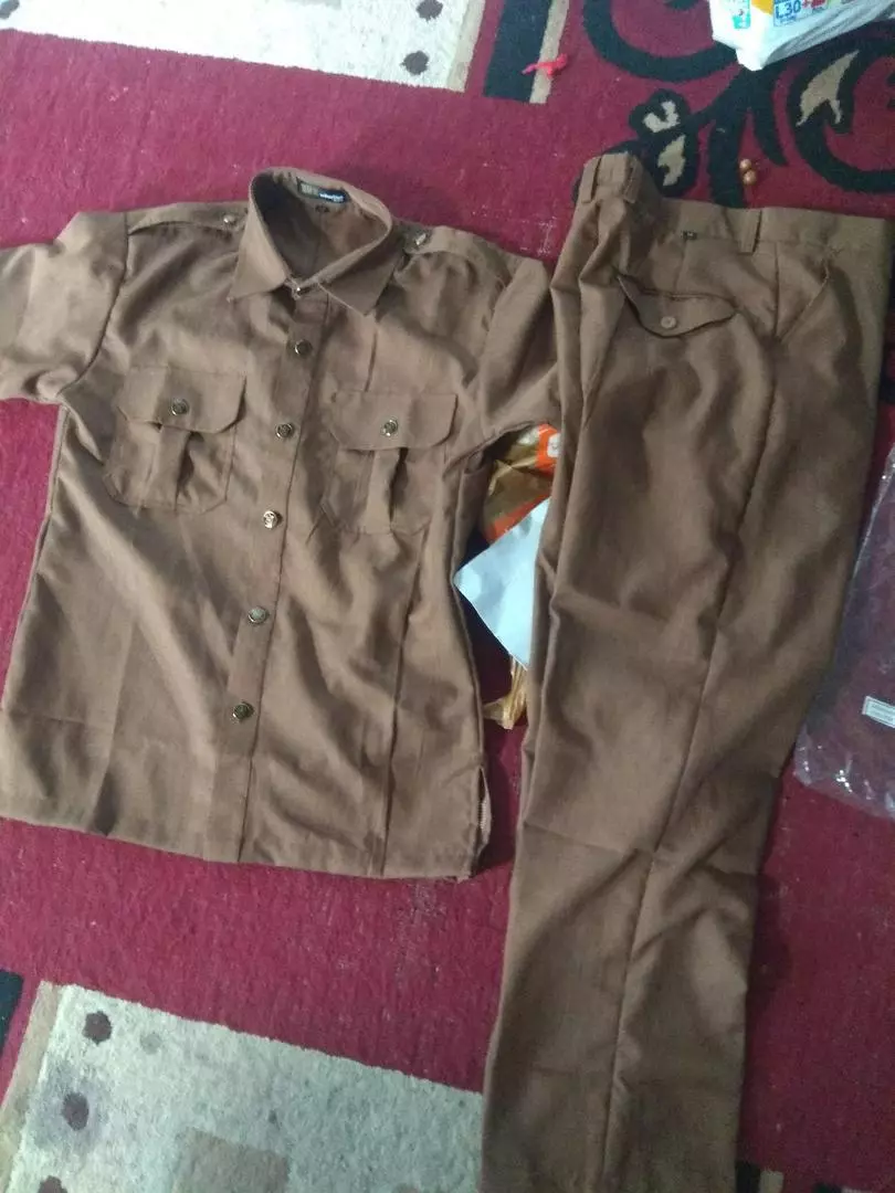Seragam PNS Pria Pemda Coklat Khaki Setelan Dinas Lengan Pendek - Foto ulasan pembeli