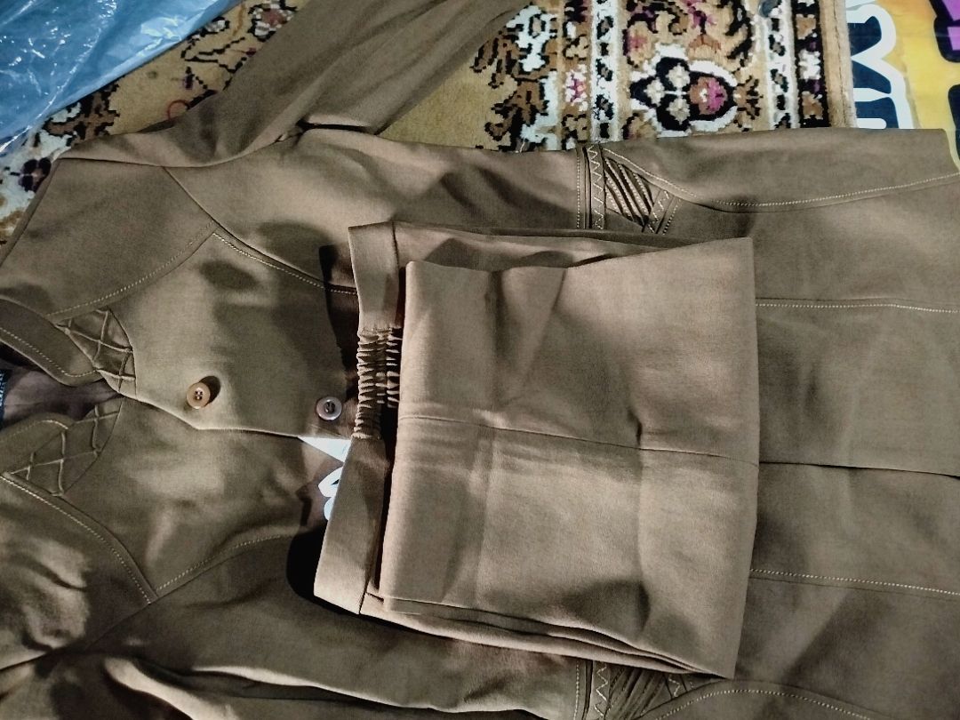 Seragam PNS Wanita Blazer Kerah Sanghai Polyester - Foto ulasan pembeli