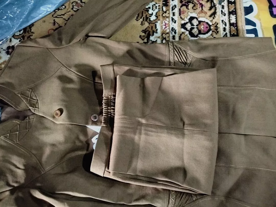 Seragam PNS Wanita Blazer Kerah Sanghai Polyester - Foto ulasan pembeli