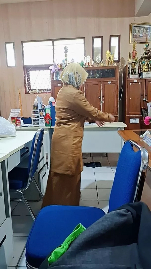 Seragam PNS Wanita Khaki Bahan Toyobo Setelan Rok PDH - Baju Pemda ASN - Foto ulasan pembeli