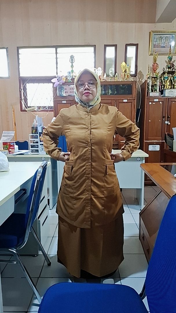 Seragam PNS Wanita Khaki Bahan Toyobo Setelan Rok PDH - Baju Pemda ASN - Foto ulasan pembeli