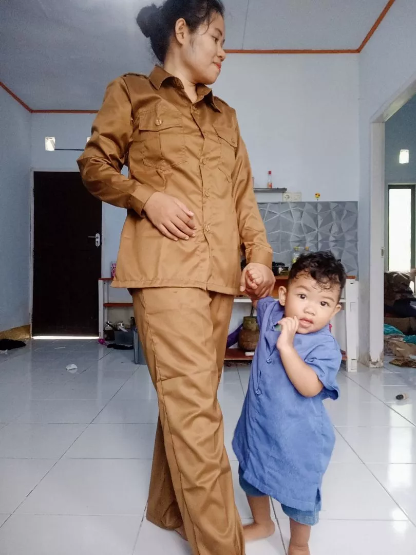 Seragam PNS Wanita Toyobo Elegan Saku Dada - Foto ulasan pembeli