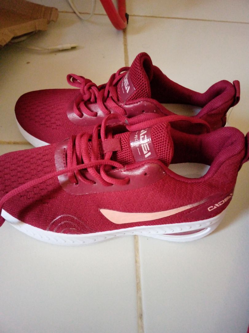 SGD [FREE BOX] Sepatu Sneakers Wanita Non Slip - Foto ulasan pembeli