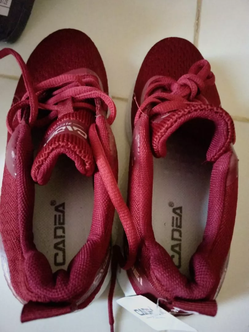 SGD [FREE BOX] Sepatu Sneakers Wanita Non Slip - Foto ulasan pembeli