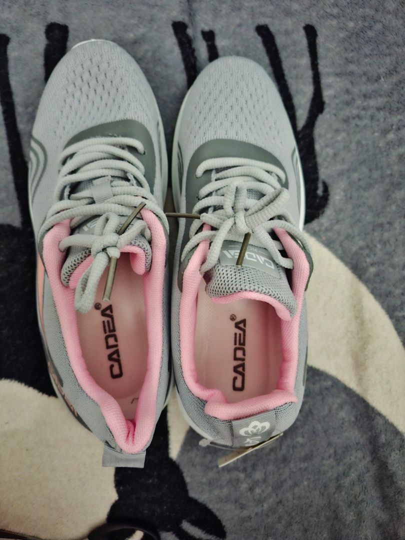 SGD [FREE BOX] Sepatu Sneakers Wanita Non Slip - Foto ulasan pembeli