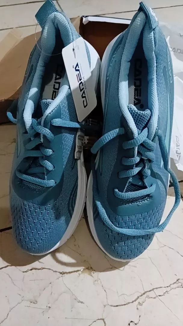 SGD [FREE BOX] Sepatu Sneakers Wanita Non Slip - Foto ulasan pembeli