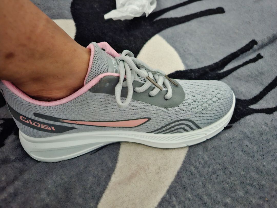 SGD [FREE BOX] Sepatu Sneakers Wanita Non Slip - Foto ulasan pembeli