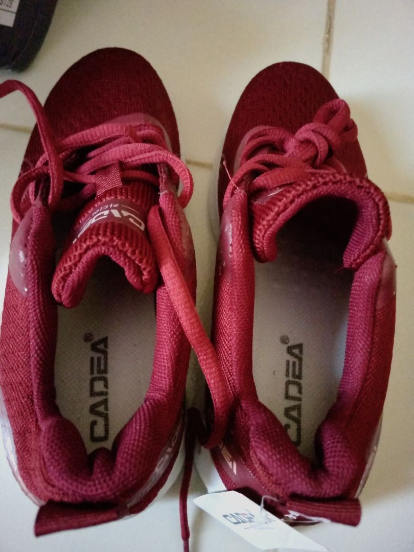 SGD [FREE BOX] Sepatu Sneakers Wanita Non Slip - Foto ulasan pembeli