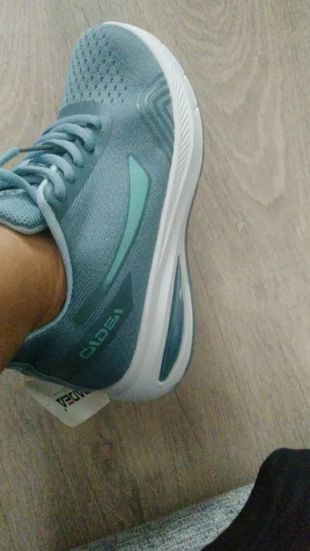 SGD [FREE BOX] Sepatu Sneakers Wanita Non Slip - Foto ulasan pembeli