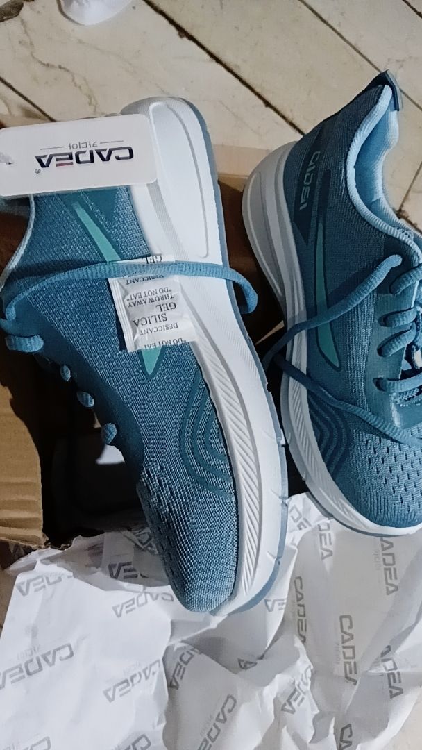 SGD [FREE BOX] Sepatu Sneakers Wanita Non Slip - Foto ulasan pembeli