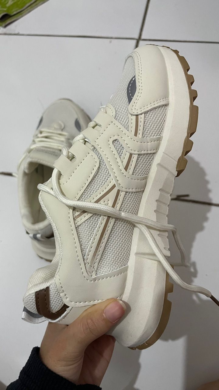 SHOEVO Sneakers Nyaman Chic untuk Wanita Sepatu Shoes Wanita Bernapas Bergaya Dalam ST076 - foto 2 dari 10, mrymm06_