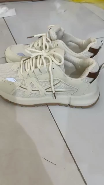 SHOEVO Sneakers Nyaman Chic untuk Wanita Sepatu Shoes Wanita Bernapas Bergaya Dalam ST076 - Buyer review photo