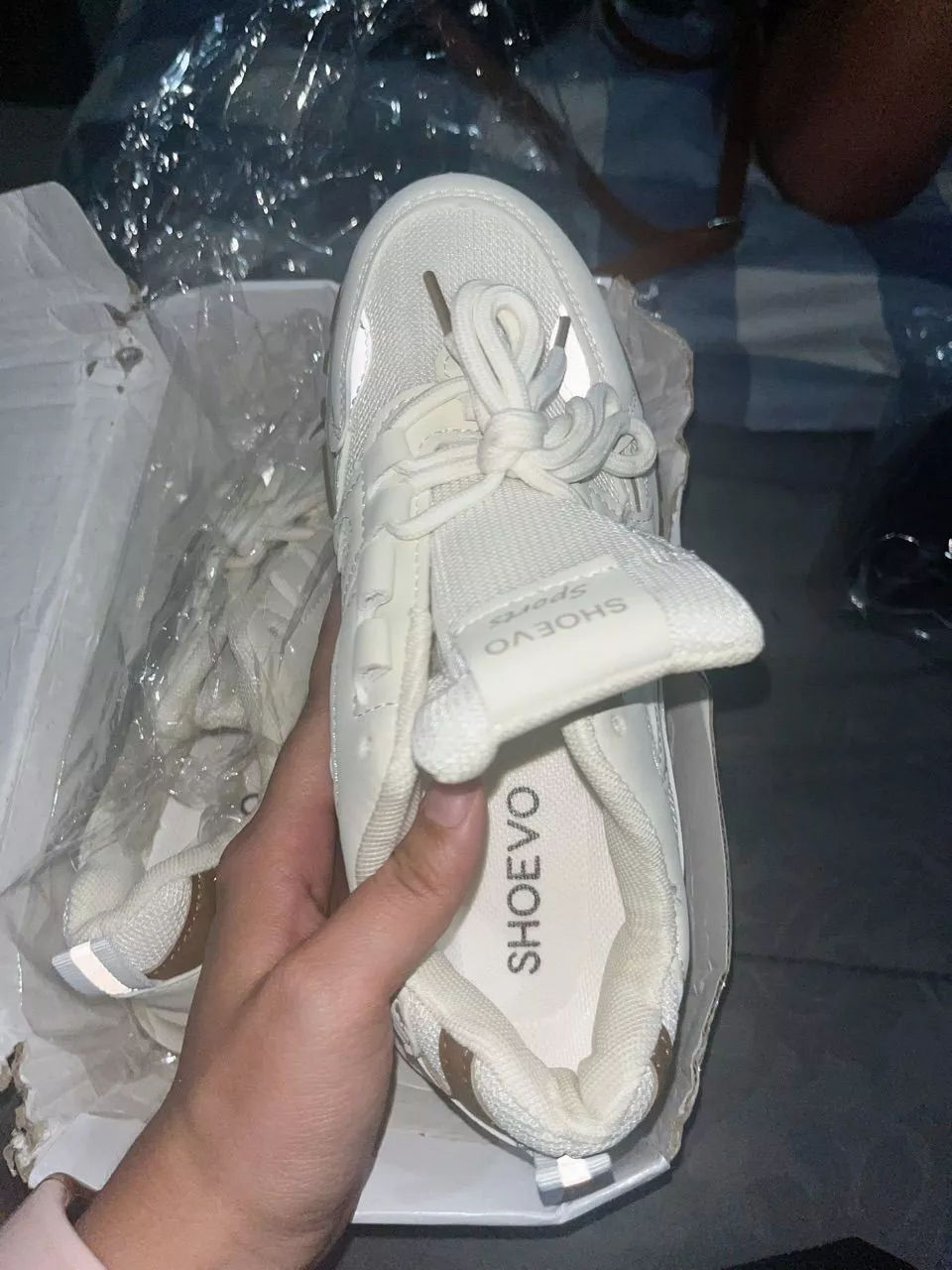 SHOEVO Sneakers Nyaman Chic untuk Wanita Sepatu Shoes Wanita Bernapas Bergaya Dalam ST076 - Buyer review photo