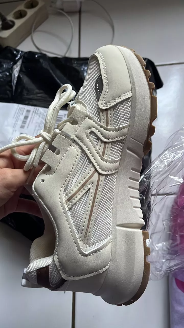 SHOEVO Sneakers Nyaman Chic untuk Wanita Sepatu Shoes Wanita Bernapas Bergaya Dalam ST076 - Buyer review photo