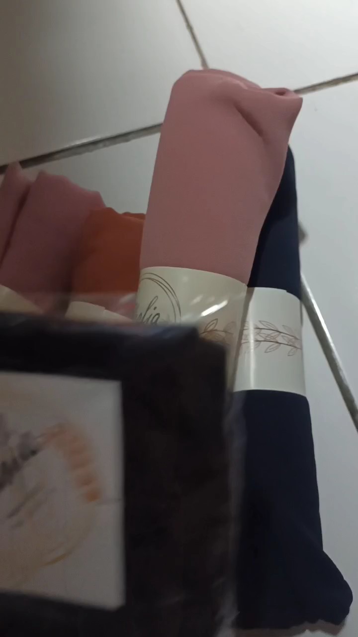 Shofia Hijab Pashmina Ceruty Babydoll Lembut - Foto ulasan pembeli