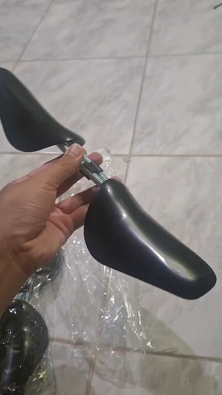 Spring Shoe Tree Penyangga Sepatu 38-47 Hitam - Foto ulasan pembeli