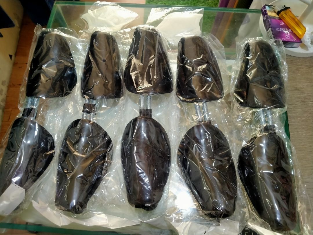 Spring Shoe Tree Penyangga Sepatu 38-47 Hitam - Foto ulasan pembeli