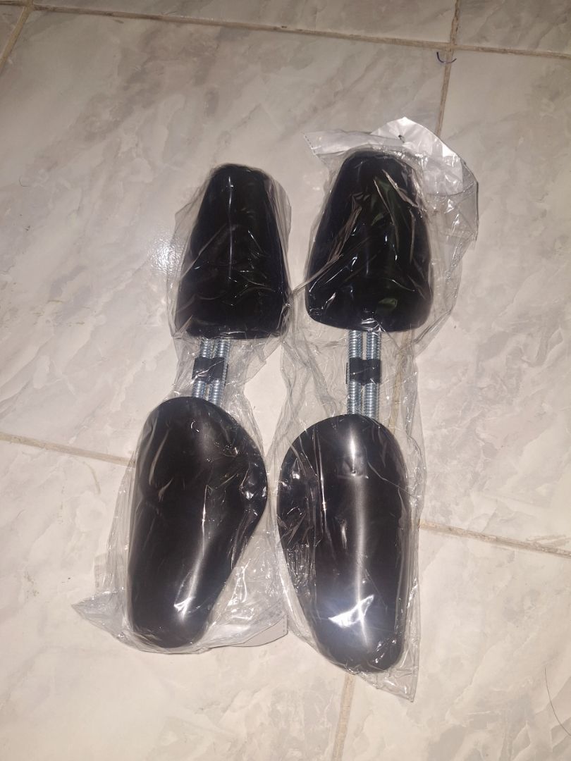 Spring Shoe Tree Penyangga Sepatu 38-47 Hitam - Foto ulasan pembeli