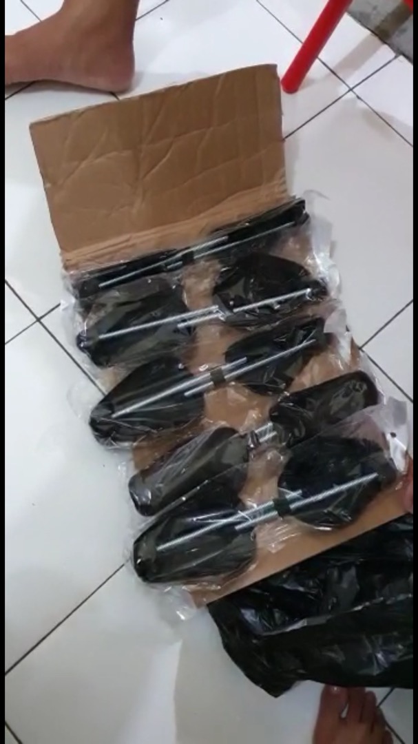 Spring Shoe Tree Shoes Saddle Catokan Penyangga Pembesar Sepatu - Foto ulasan pembeli