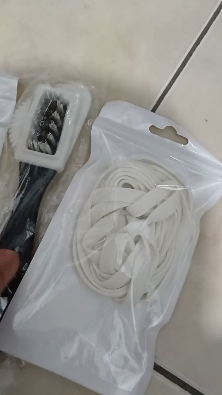 Paket Pembersih Sepatu Suede Nubuck Bonus Tali - Foto ulasan pembeli