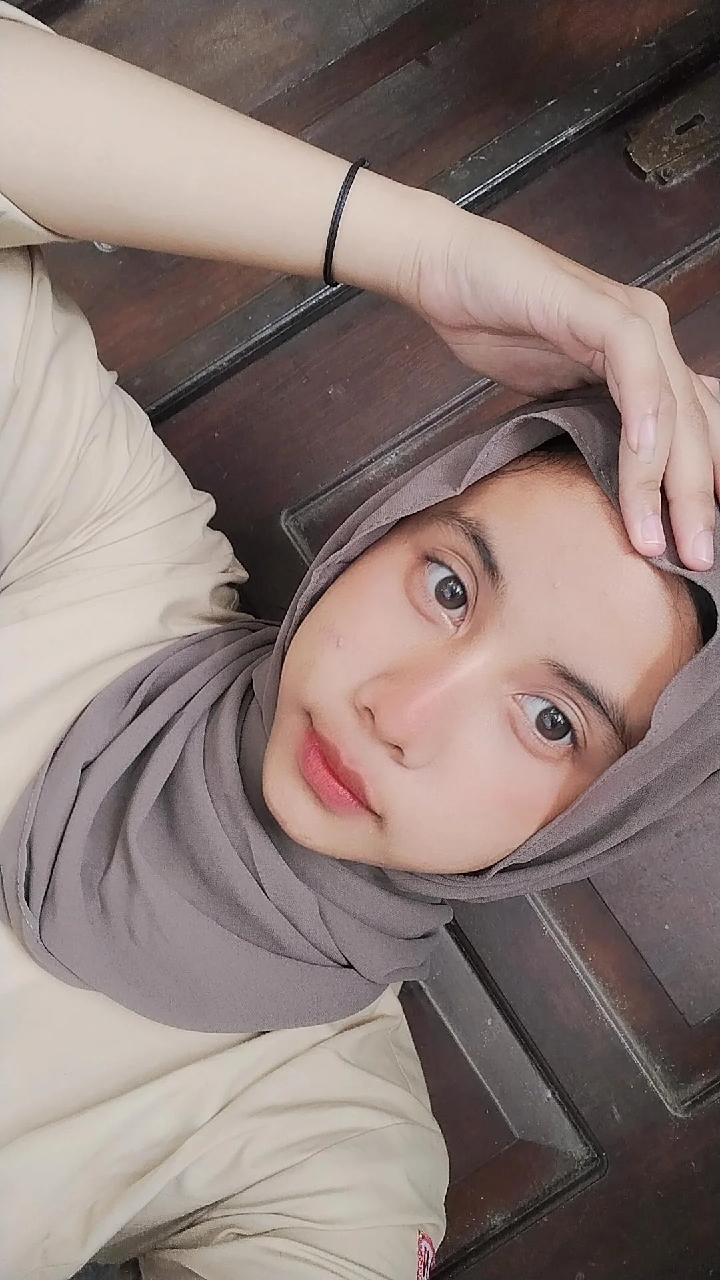 Pashmina Ceruty Babydoll Polos Adem Nyaman - Foto ulasan pembeli