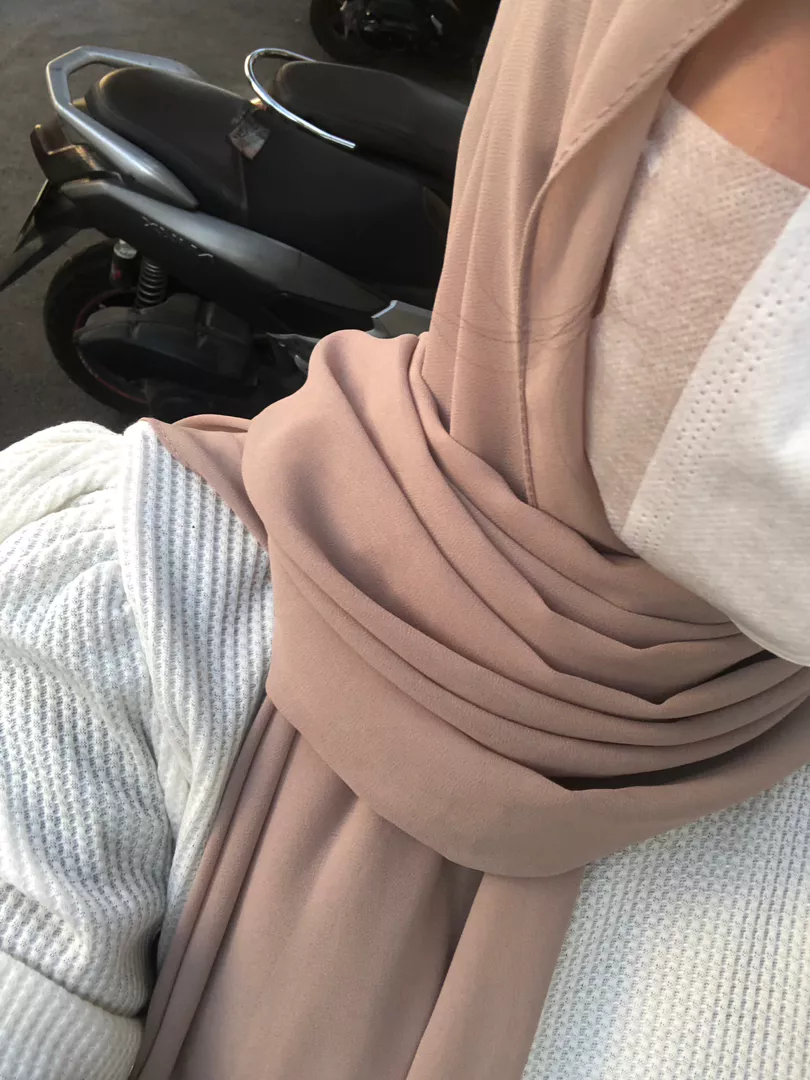 Pashmina Ceruty Babydoll Polos Adem Nyaman - Foto ulasan pembeli