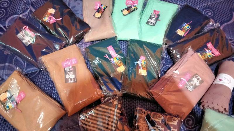 Pashmina Ceruty Premium Ombre Shawl Hijab Aretha - Foto ulasan pembeli
