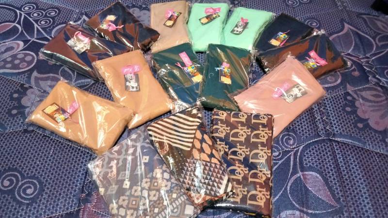 Pashmina Ceruty Premium Ombre Shawl Hijab Aretha - Foto ulasan pembeli