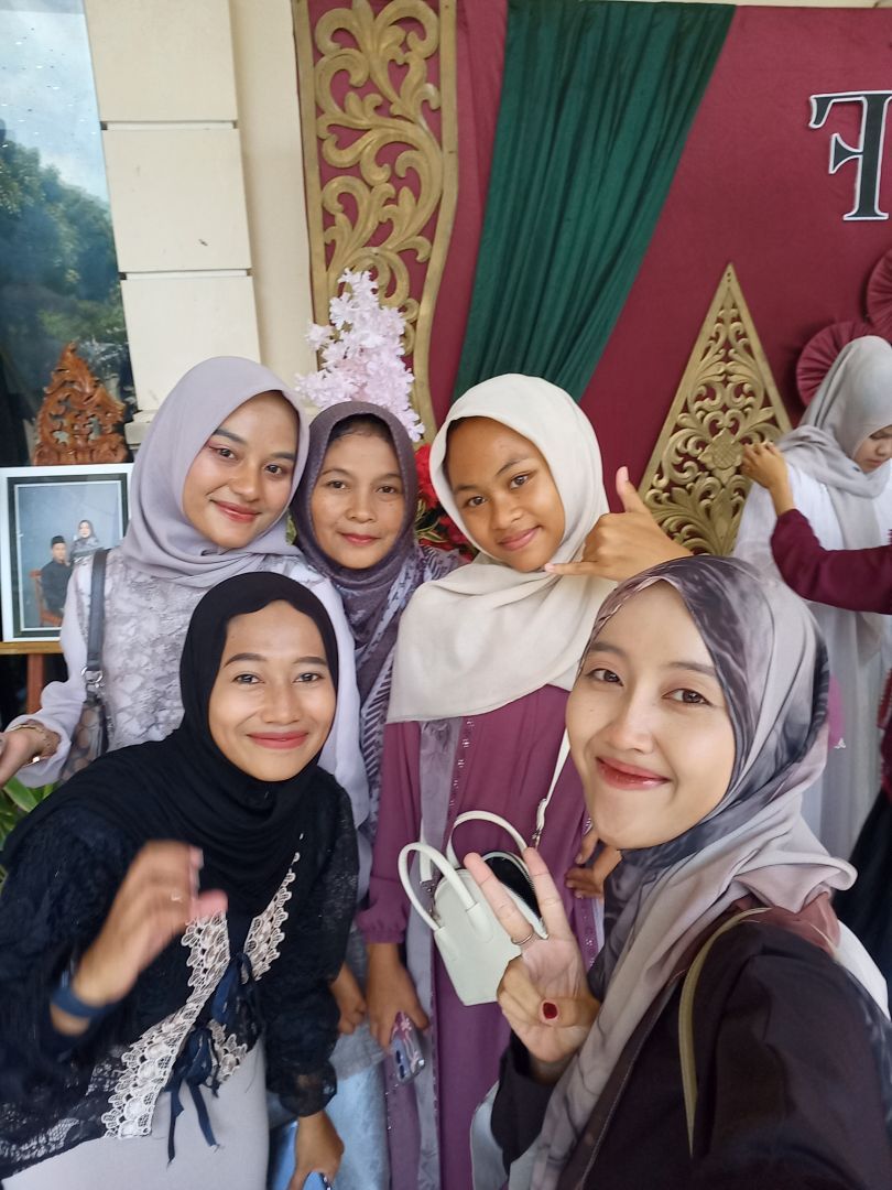 Pashmina Ceruty Premium Ombre Shawl Hijab Wanita - Foto ulasan pembeli